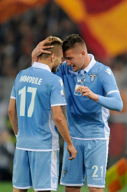 展现出了卓 展现出了卓